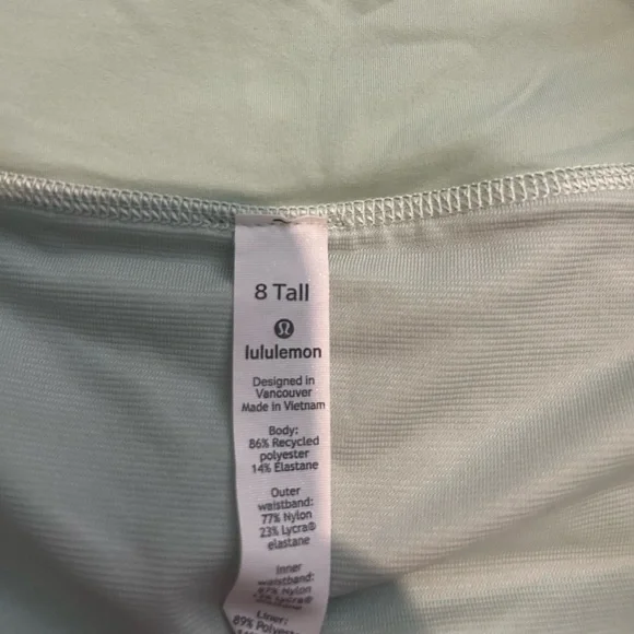 Lululemon Speed Up Short Long, Size 8 - Picture 7 of 10